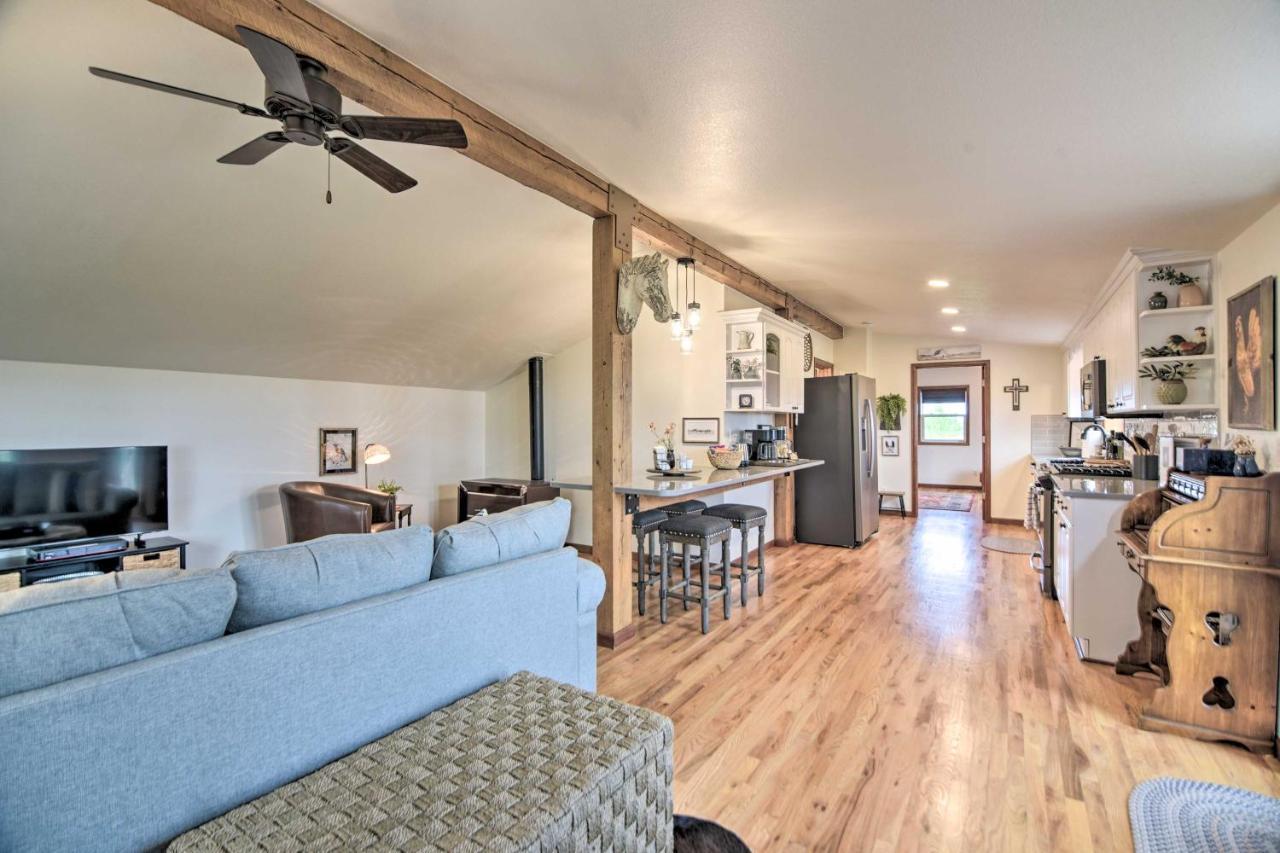 Lovely Barn Loft With Mountain Views On Horse Estate Fort Collins Exterior photo