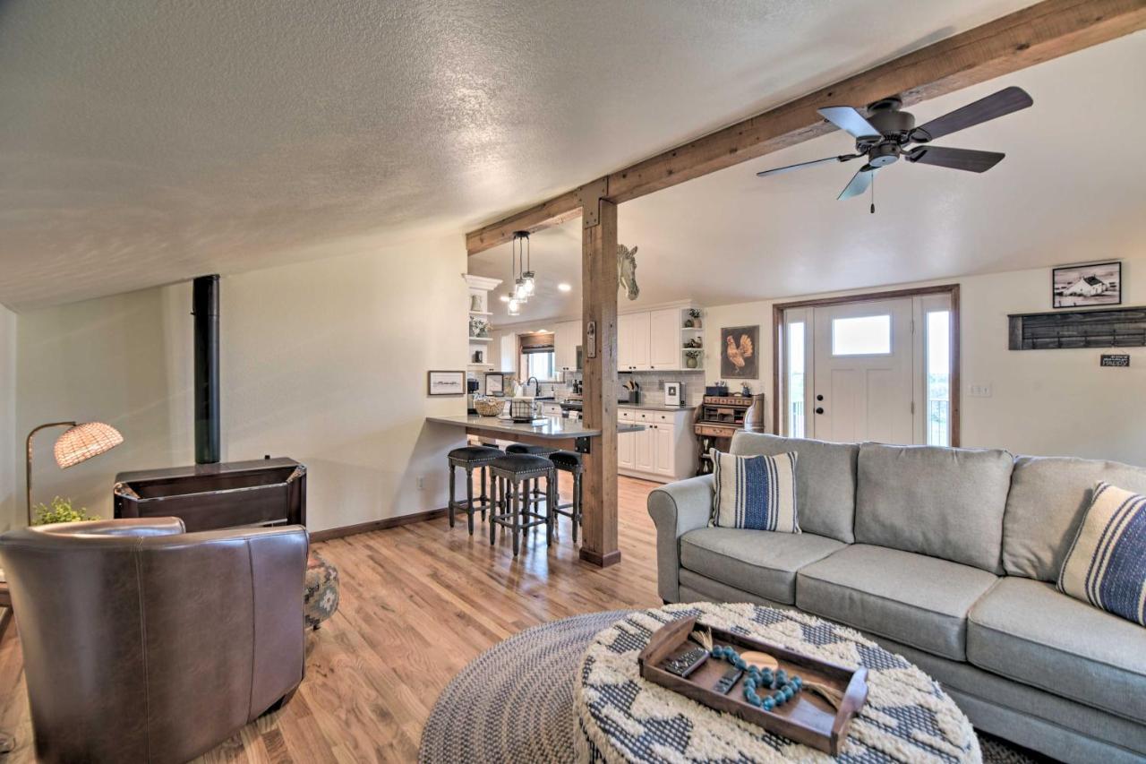 Lovely Barn Loft With Mountain Views On Horse Estate Fort Collins Exterior photo