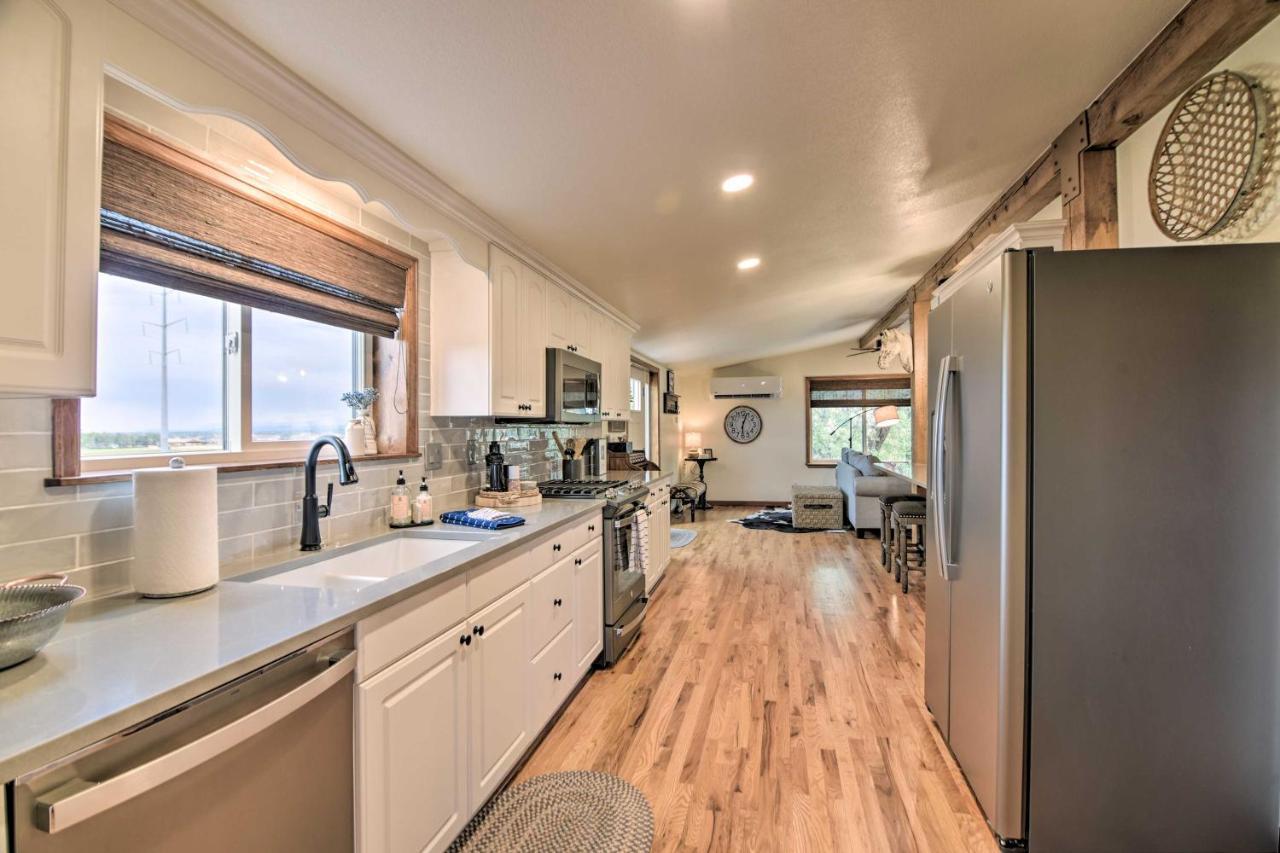 Lovely Barn Loft With Mountain Views On Horse Estate Fort Collins Exterior photo